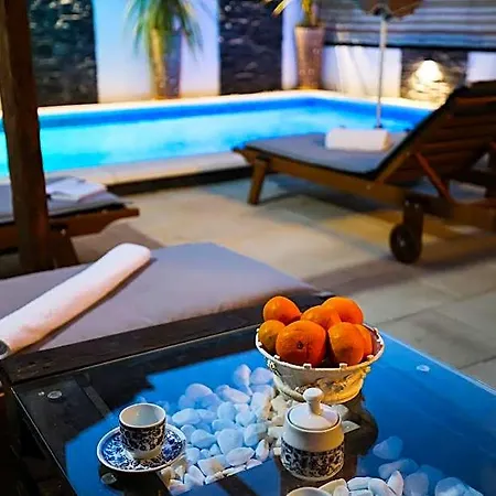 Rustica With Exclusive Pool Use ホテル