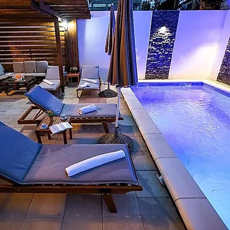 Rustica With Exclusive Pool Use ホテル