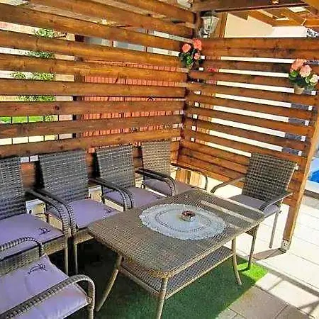 Rustica With Exclusive Pool Use